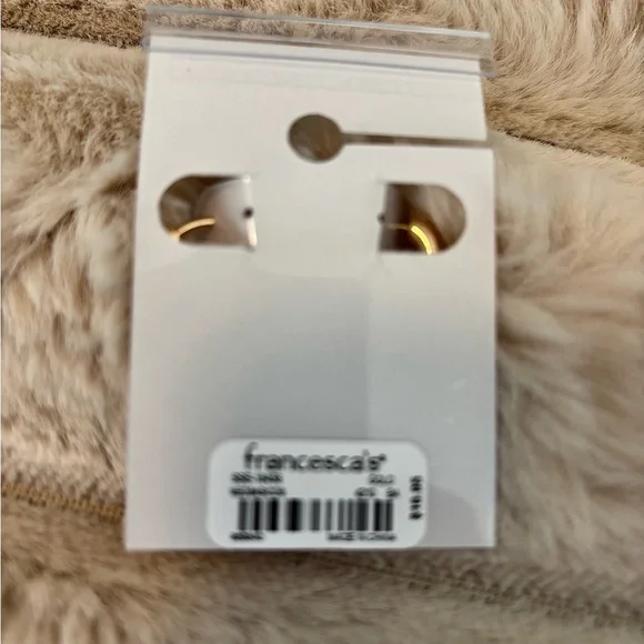 Tatianna Basic Oblong Hoop Earrings - Picture 4 of 4